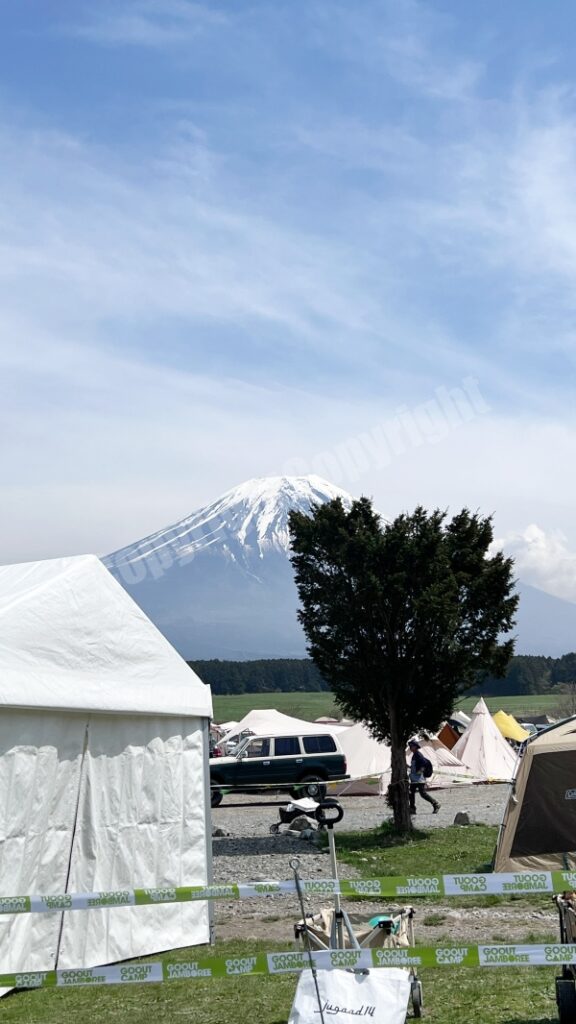 ふもとっぱらキャンプ場と富士山